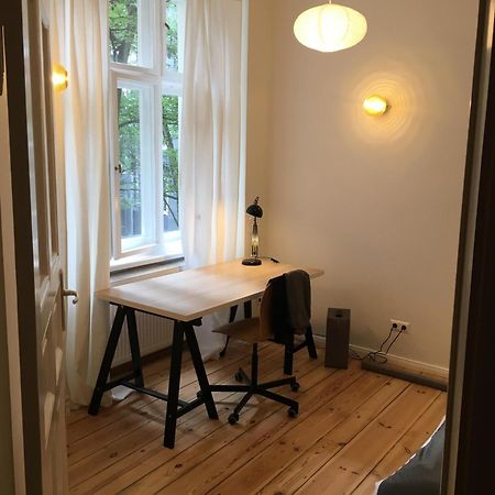 Cosy Apartment In Friedrichshaun Berlim Exterior foto