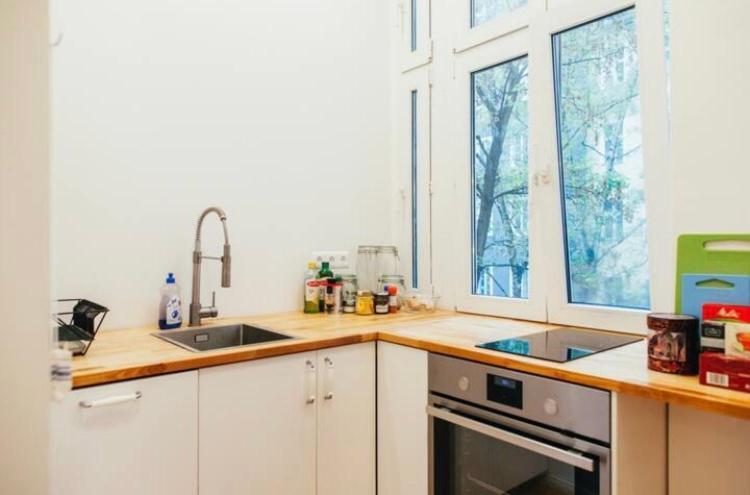 Cosy Apartment In Friedrichshaun Berlim Exterior foto