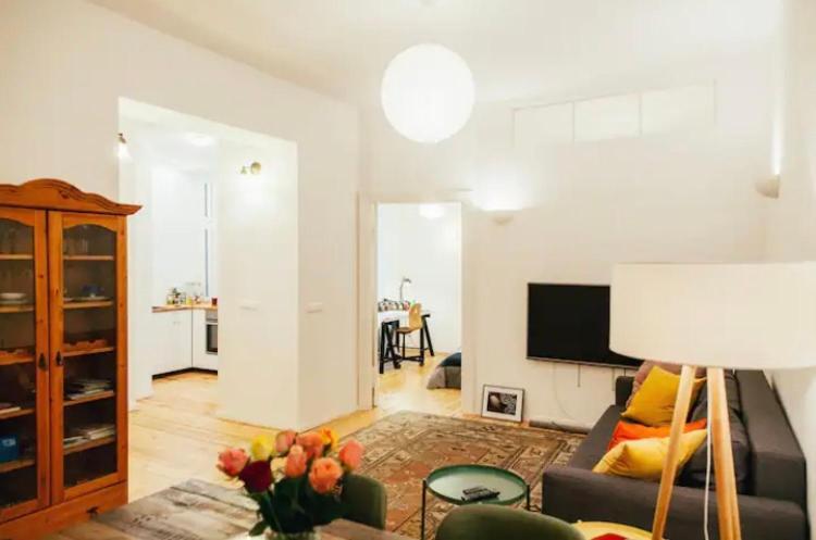 Cosy Apartment In Friedrichshaun Berlim Exterior foto