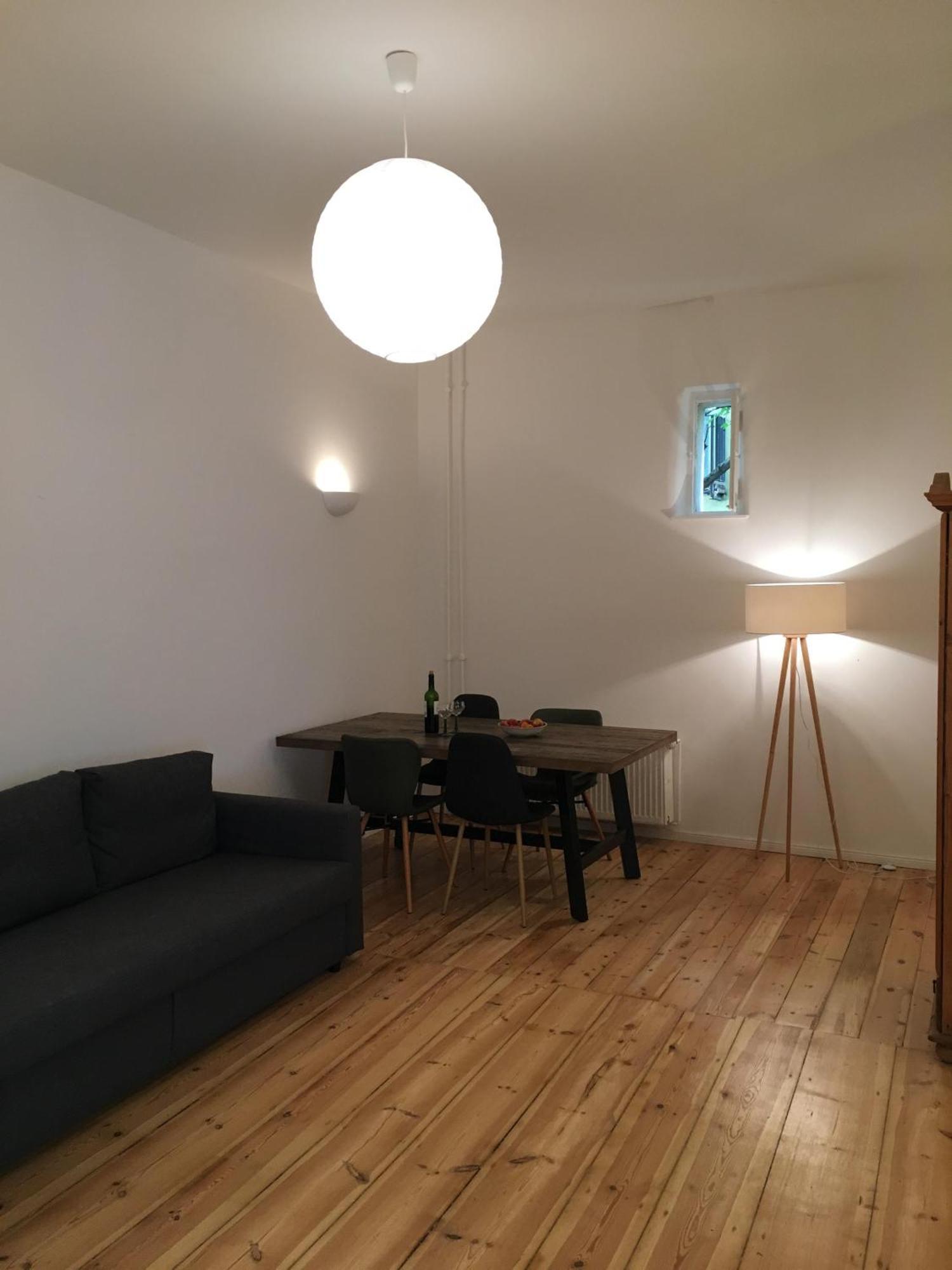 Cosy Apartment In Friedrichshaun Berlim Exterior foto